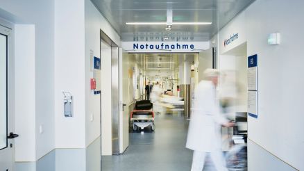 Eingangsbereich in eine Notaufnahme.